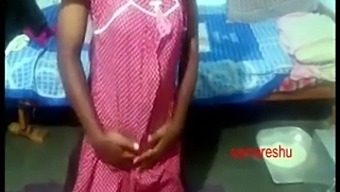 तेलंगाना में गांव का जोड़ा कामुक सुखों में लिप्त